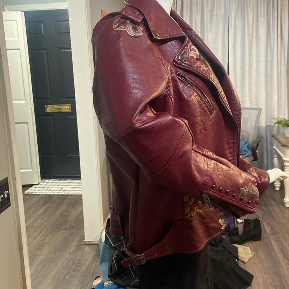 Stylish Marion jacket with lots of detail - Picture 2 of 11